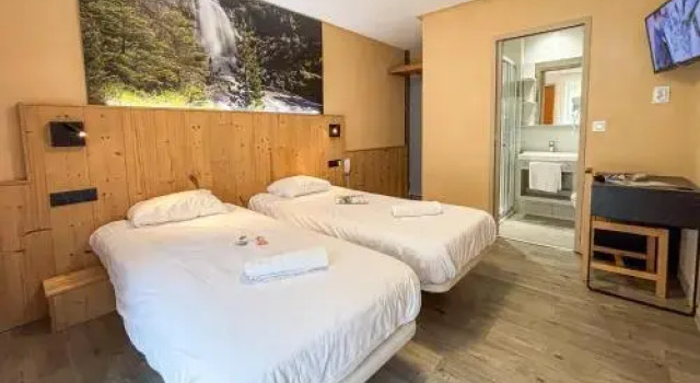 Les Marronniers, Domaine de Pyrène, Забронировать Отель Отели Котре 3 звезды, 3*