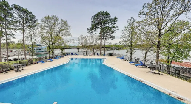 Апартаменты Rorys Roost Hot Springs Condo on Lake Hamilton!
