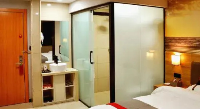 Junyi Hotel Chain (Huoqiu Guangming Avenue)