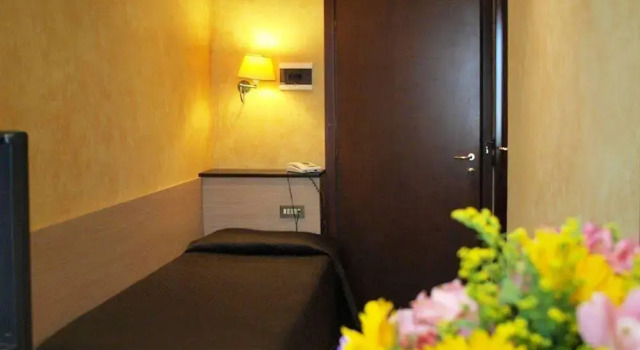 Petit Hotel, Rezerwuj Hotel Piacenza 