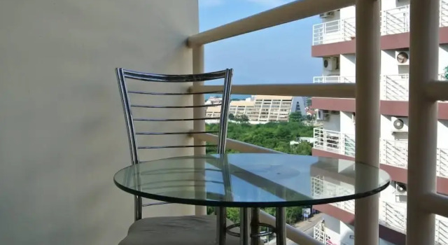 Omtien Beach Condominium A1 F4 R2829, Забронировать Апартаменты/квартира Отели провинции Чонбури с парковкой, Парковка