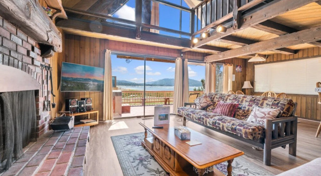 Alpine Lakefront - Lakefront Cabin And All The Amenities Really Fun From The Pool Table And Spa 3 Bedroom Home, Rezerwuj Ośrodek wypoczynkowy Big Bear Lake Stany Zjednoczone