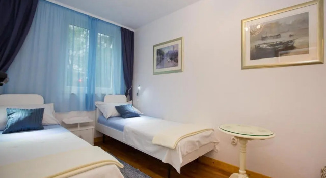 Апартаменты c 1 комнатой с видом на сад Apartment One , sea view , free parking
