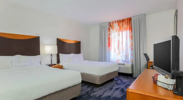 Четырёхместный номер Standard Fairfield Inn & Suites Mahwah
