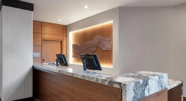 AC Hotel by Marriott Old Montreal, Забронировать Отель Отели Монреаля с бассейном, рядом с Habitat 67, Бассейн