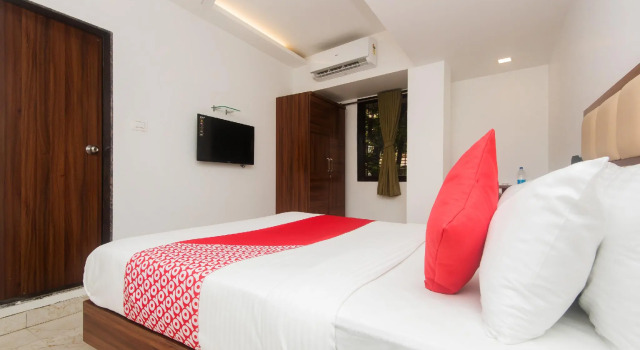 OYO 46995 Hotel Grand Plaza, Забронировать Отель Отели штата Махараштры с завтраком, Завтраки
