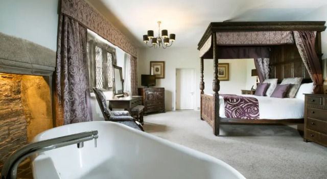 Four Poster Double room Boringdon Hall Hotel