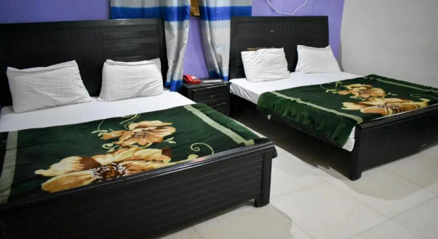 New Paradise Hotel, Book Hotel Lahore Pakistan, nær Allama Iqbal Museum