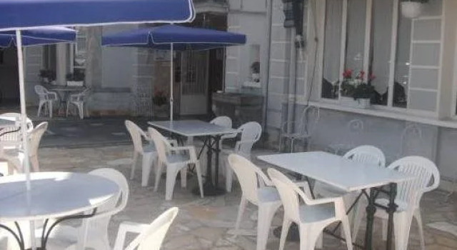 Hôtel la petite Auberge, Забронировать Хостел Хостелы Баньер-де-Люшон, Хостел
