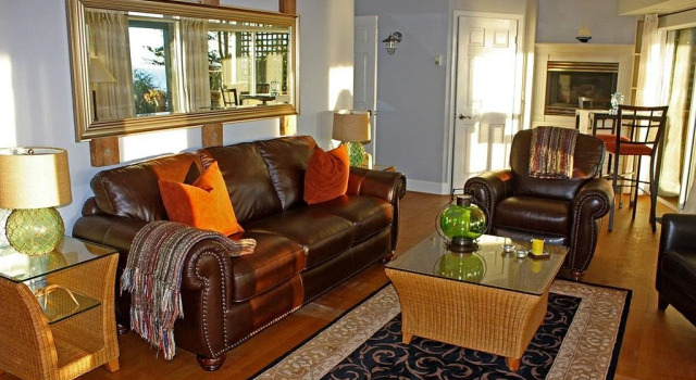 Beachside by the Bay Waterfront Suites, Book Hotel Davis Bay Britisk Columbia