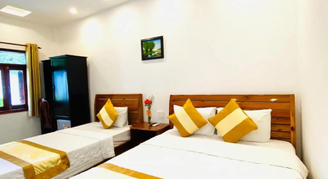 Трёхместный номер Standard с видом на сад Dong Xuan Hong Hotel