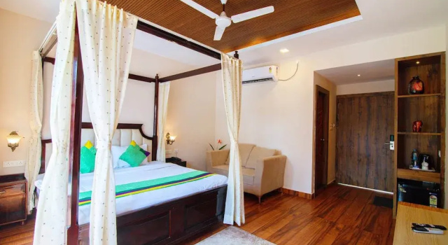 Номер Deluxe с балконом Treebo Greenland Resort Patia