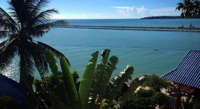 Кровать в общем номере Tharathip Resort Koh Phangan - SHA Plus