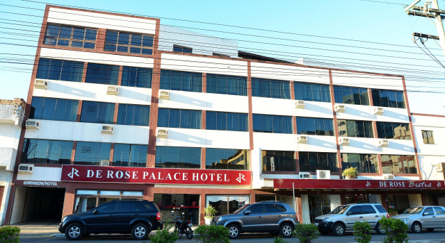 De Rose Palace Hotel, Забронировать Отель Отели в центре Торрис с завтраком, отели в центре Торрис с завтраком