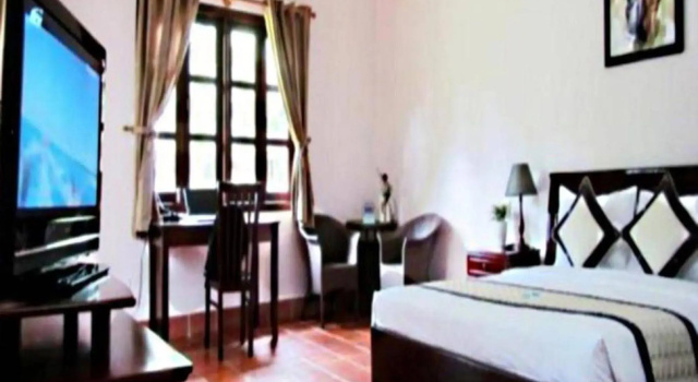 Nha Viet Hotel