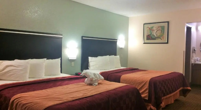 Четырёхместный номер Standard Rodeway Inn Barstow Route 66