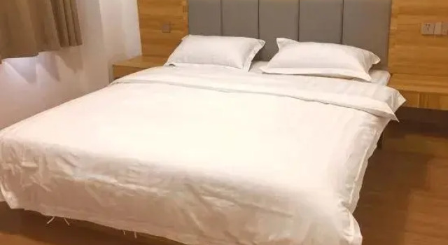 Двухместный люкс Jishou Huatu Homestay (Jishou University South Gate)