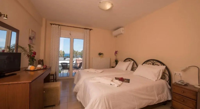 Двухместный номер Standard с балконом Filoxenia Hotel