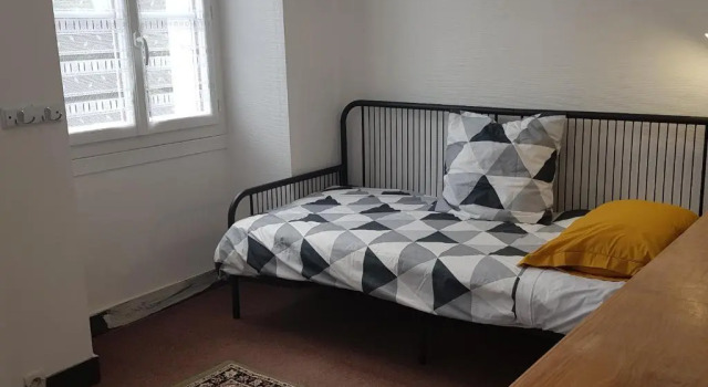 Gazelle Guest House and Art Gallery, Book Pension Billige hoteller i Charente
