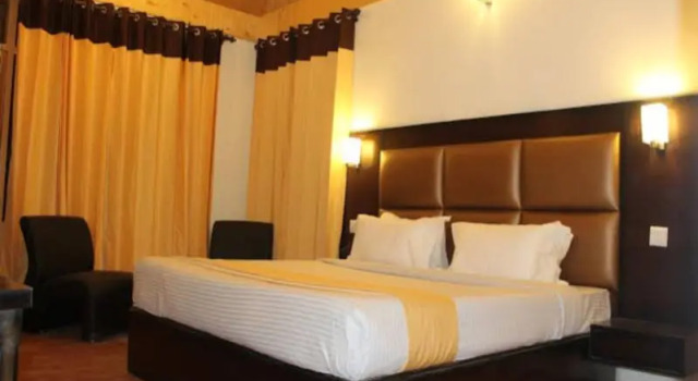 Six Seasons Hotel