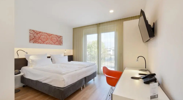 Апартаменты с балконом K-Apart Hotel & Boardinghouse