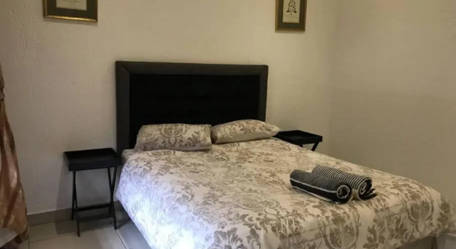 Luxury3 bedroom 6 sleeper penthouse apartment in Shellybeach, Забронировать Апартаменты/квартира Отели Маргит с бассейном, Бассейн
