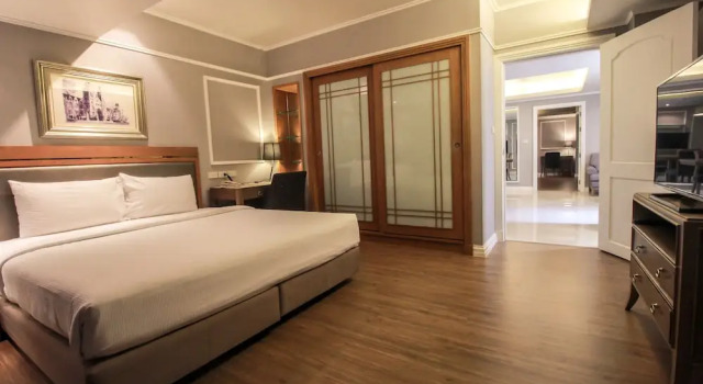 Семейный номер Standard с 2 комнатами с балконом Hope Land Hotel Sukhumvit 24