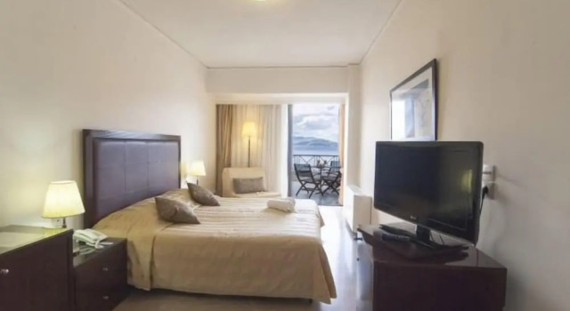 Четырёхместный номер Standard с видом на море King Minos Hotel