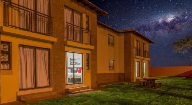 Номер Premium Kathu Inn