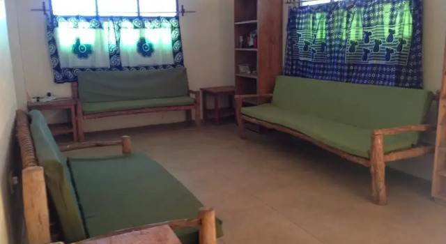 Коттедж Makunduchi White House Apartment