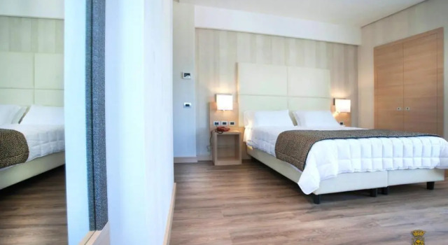 Трёхместный номер Superior Hotel Continental