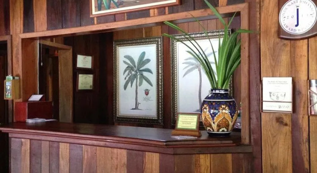 Chan Chich Lodge, Réserver Hôtel Shipyard Colony 