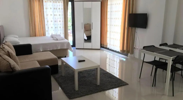 Апартаменты с балконом Maye Residence