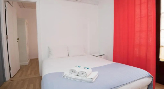 Peters Guesthouse, Забронировать Отель Отели Авейру 3 звезды, рядом с Монастырь Иисуса, 3*