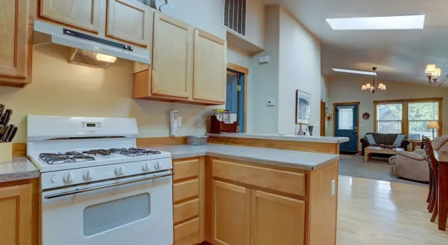 Huckleberry  3 Bedroom Home by RedAwning