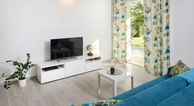 Luxury apartment with private pool Queen Helena, Rezerwuj Apartament Solin Split Region