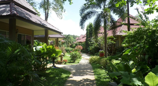 Бунгало Lanta Castaway Beach Resort