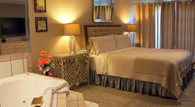 Romantic Branson Condo, Забронировать Отель Отели Table Rock Lake с парковкой, Парковка