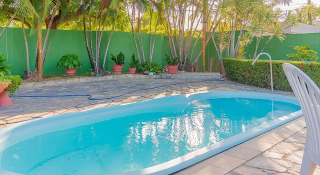 VT04 Excelente Casa 3 Quartos e Piscina, Забронировать Отель Лауру-ди-Фрейтас штат Баия