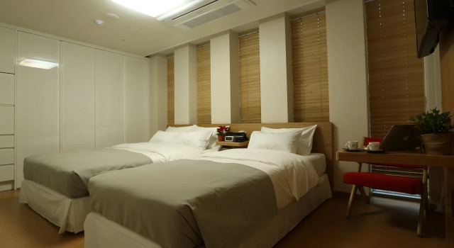 Navi Hotel Residence