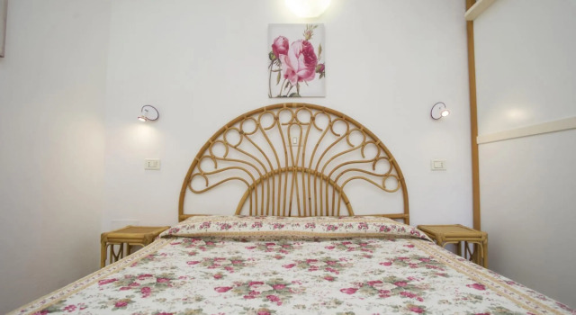 Apartment three-room Number 8 on the seafront of Morcone-MORCONE TRILO N° 8