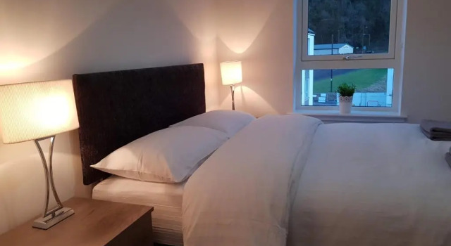7 Royal View Apartments, Забронировать Апартаменты/квартира Отели Центральной Шотландии с парковкой, Парковка