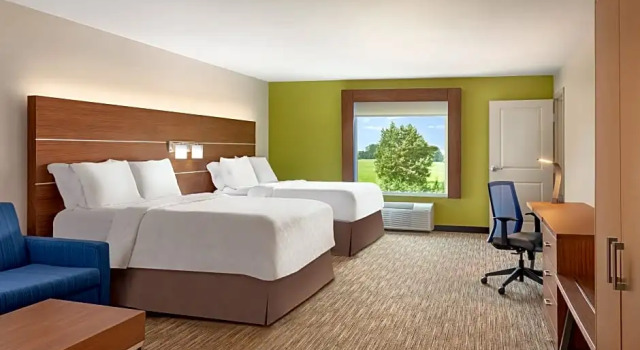 Шестиместный люкс c 1 комнатой Holiday Inn Express & Suites Searcy by IHG