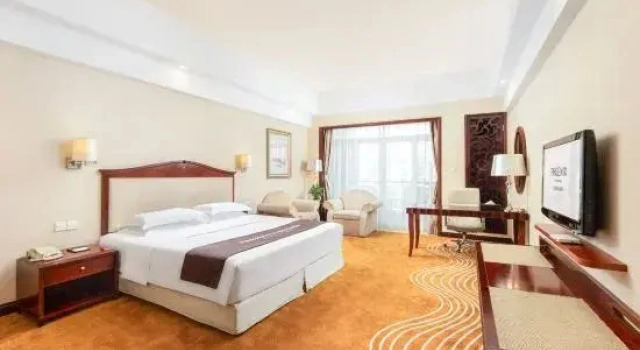 Номер Executive c 1 комнатой с балконом и с видом на сад Country Garden Phoenix Hotel Chaohu