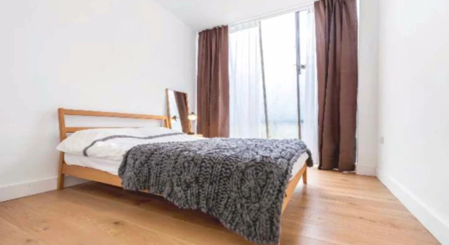 3 Bedroom Warehouse-style Apartment in Balham, Забронировать Апартаменты/квартира Апартаменты Лондона, рядом с Клапхем Саут, Апартаменты/квартира