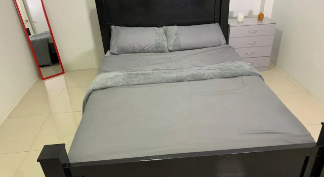 2 Bed Apartment - Sleeps 4 - Parking - Wifi, Book Apartment Apartments in Georgetown, Apartment