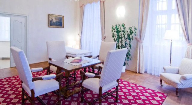 O podwyższonym standardzie suite Château Liblice