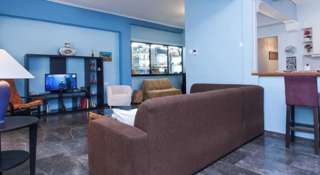 Classic Koukaki Living 2 Bd with Balcony
