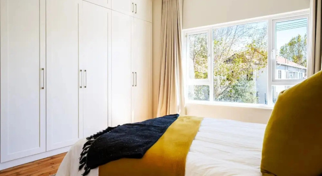 Коттедж Modern Elegance Meets City Serenity at Meliora