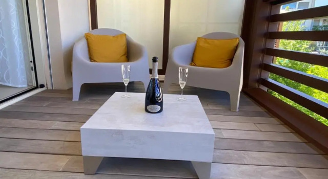 Апартаменты Superior Sea View Embassy Apartment